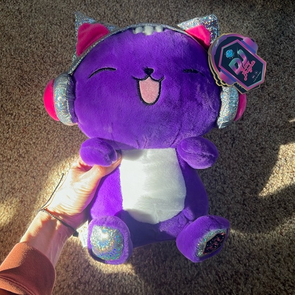 DJ Cat Plushie - Picture 1 of 2